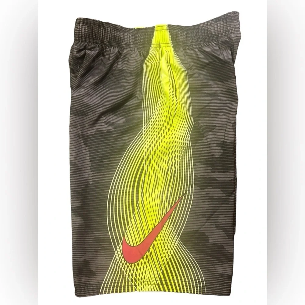 Nike Boys’ 9 in. Camo-Tion Wave Volley Swim Shorts XL